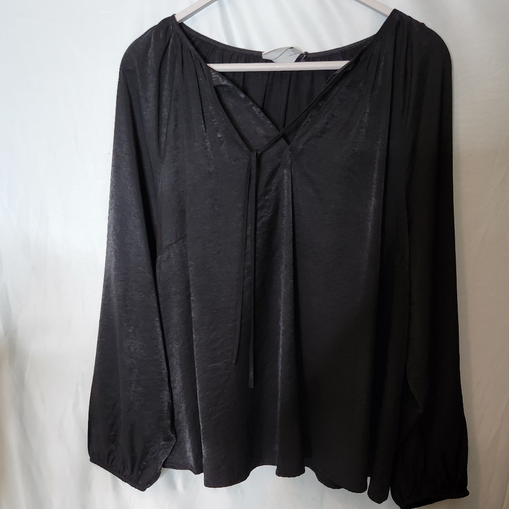 Ava & Viv Scoop Neck Long Sleeve Blouse